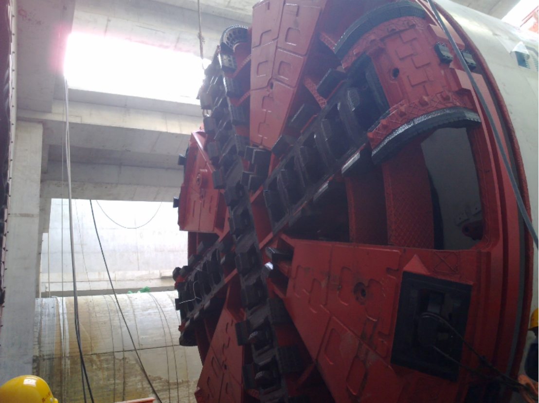 盾构隧道掘进机